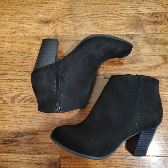 Old Navy booties - Picture 3 of 4
